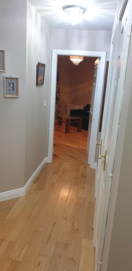 Town Centre Apartment Трим Экстерьер фото